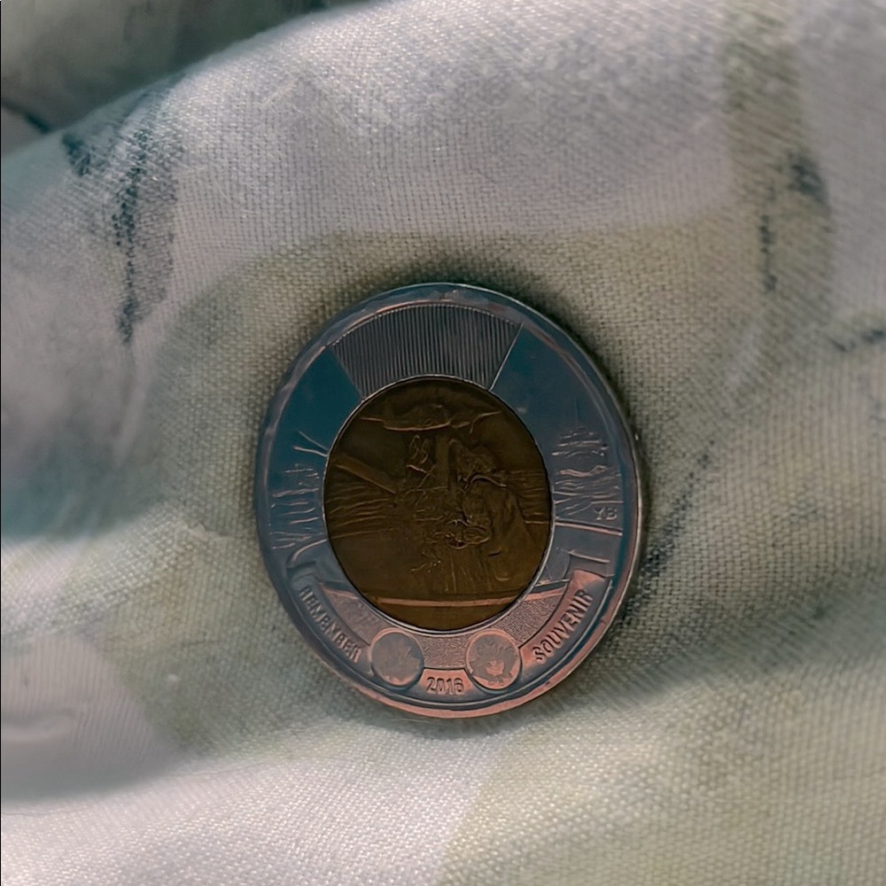 “Remember Souvenir”  2015 Canadian Commemorative Toonie